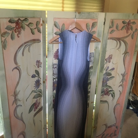 Alexander McQueen showstopper dress. - Picture 1 of 2